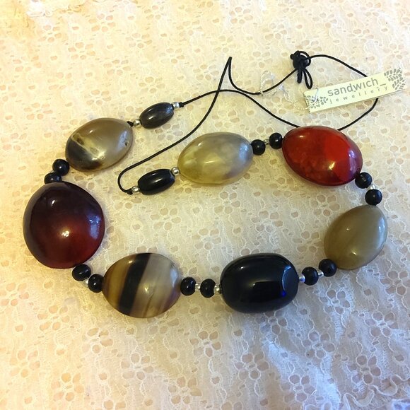 Vintage NEW sandwich jewellery Red Black Beige Oval Beads VTG Art Deco Necklace - Picture 4 of 7